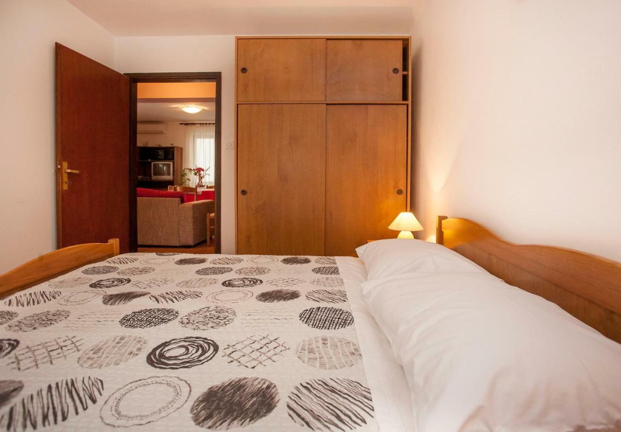 Apartment Regina Rovinj Exterior photo