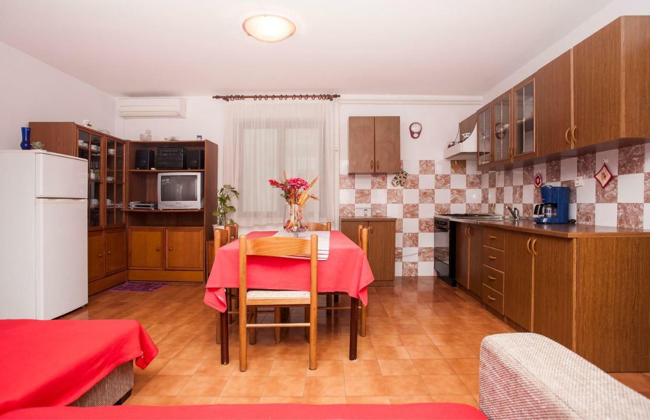Apartment Regina Rovinj Exterior photo